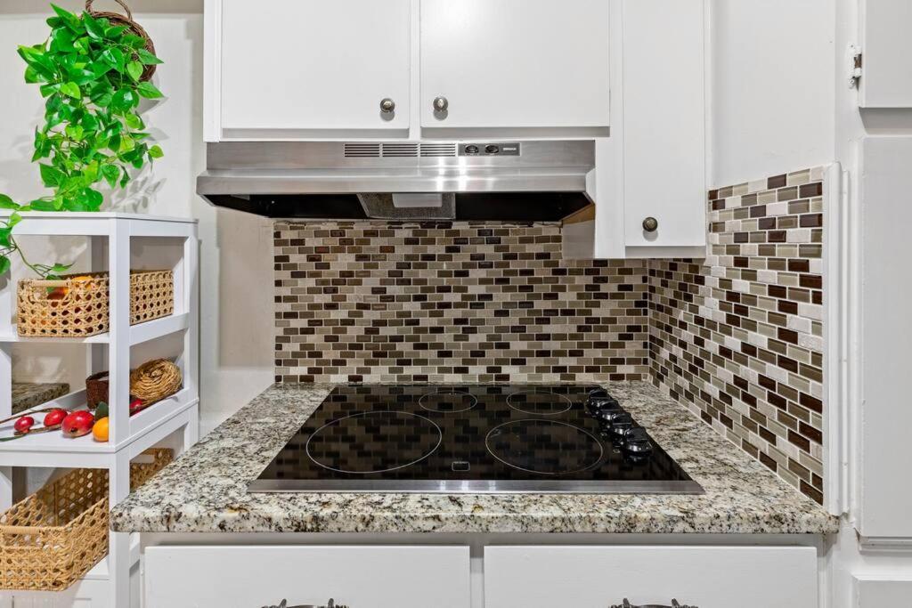 Cozy Buckhead Suite - Great Area, Free Easy Parking, Near Shops And Restaurants Ατλάντα Εξωτερικό φωτογραφία